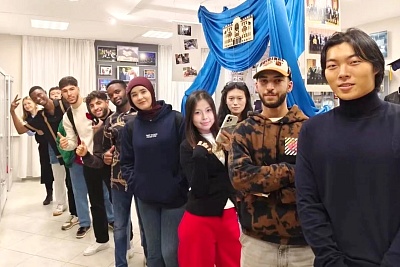 Студенты Аньшаньского педагогического университета завершают стажировку в Державинском фото анонса