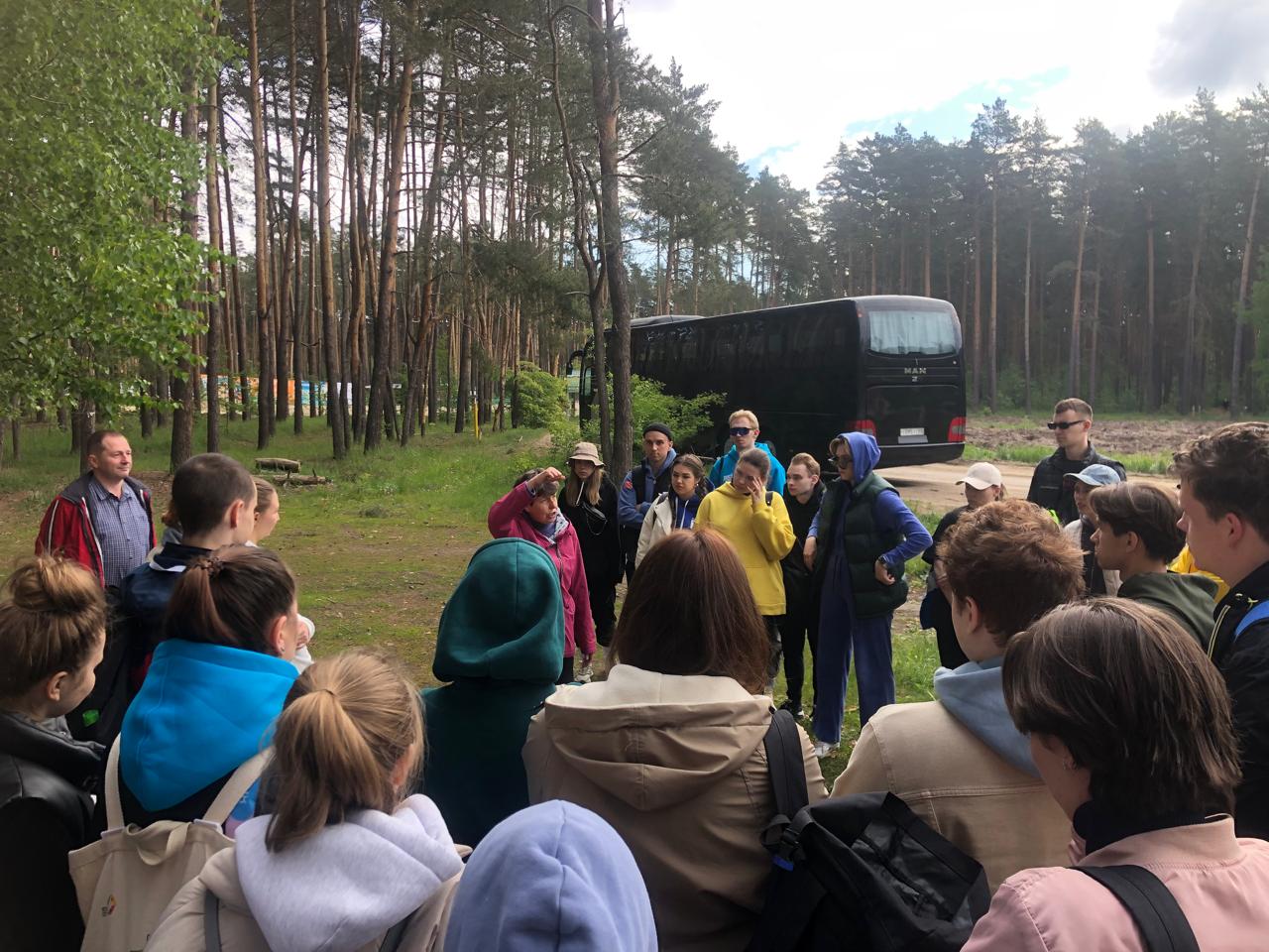 Изображение новости: Державинцы провели экскурсию по экотропе к Святовскому озеру