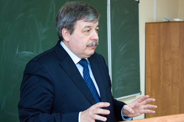 Изображение новости: Преподаватель Санкт-Петербургского госуниверситета Сергей Ильченко прочитал лекции студентам ТГУ