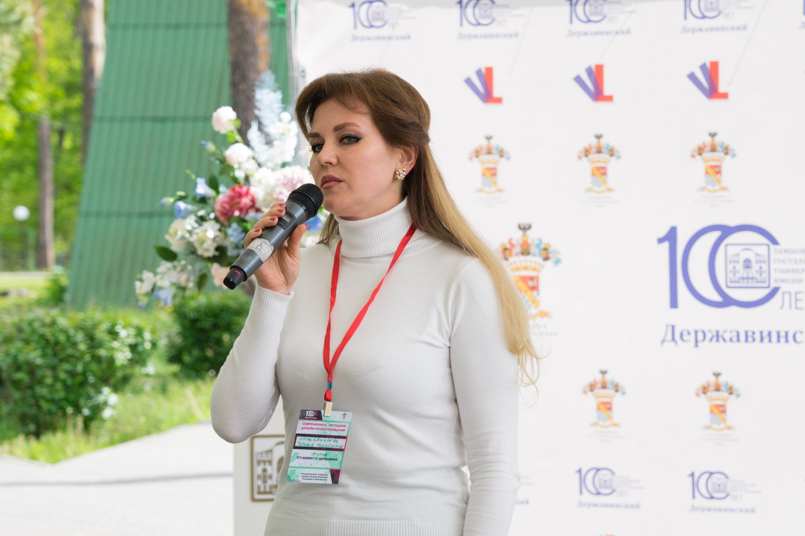 Изображение новости: Доцент МГХПА им. С.Г. Строганова Алексей Якименко провел для державинцев интенсив по дизайн-проектированию