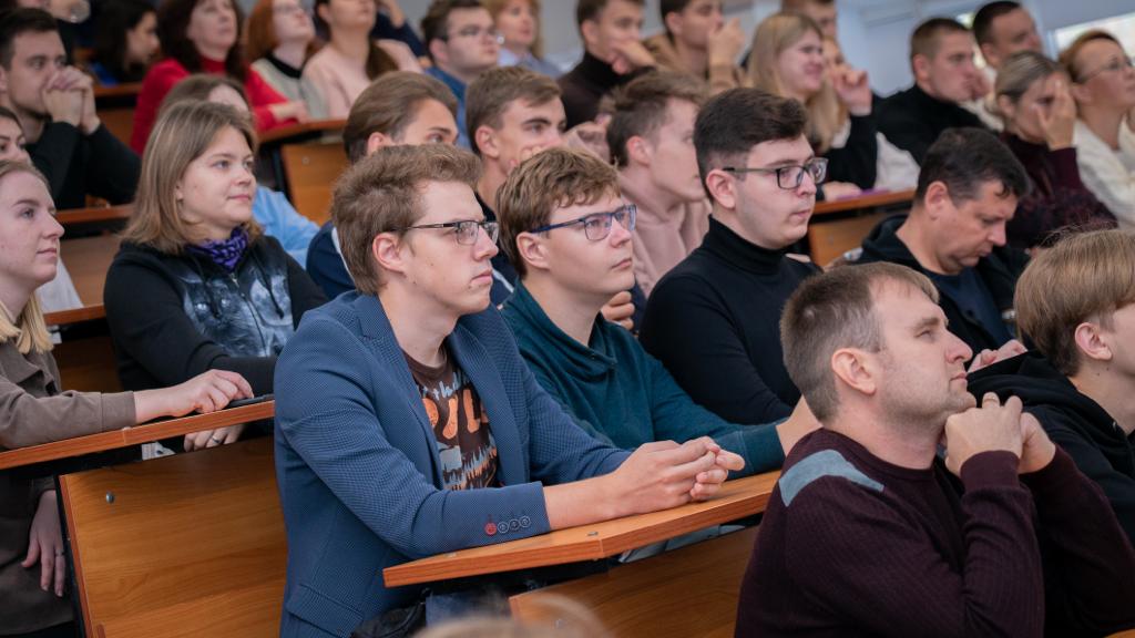 Изображение новости: Представители Фонда «Сколково» провели в Державинском сессии о роли университета в развитии инноваций и возможностях для резидентов