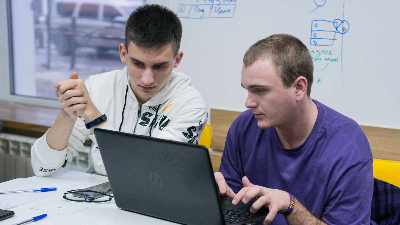 Изображение новости: Державинский и IT-компания Black Bears провели хакатон «Deep IT-dive»