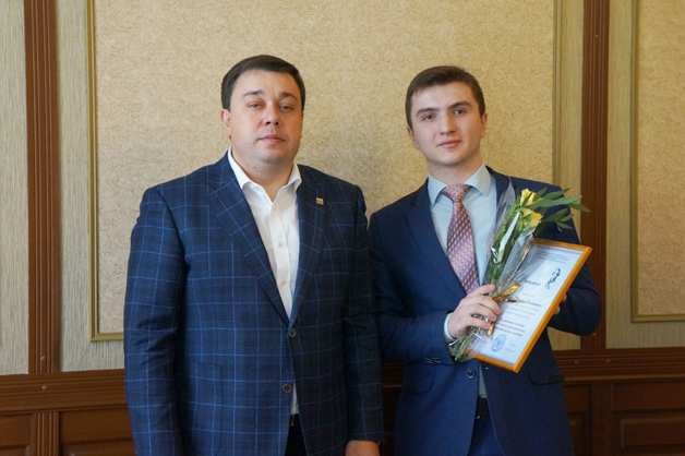 Изображение новости: Ректор ТГУ Владимир Стромов обсудил с державинцами студенческую науку