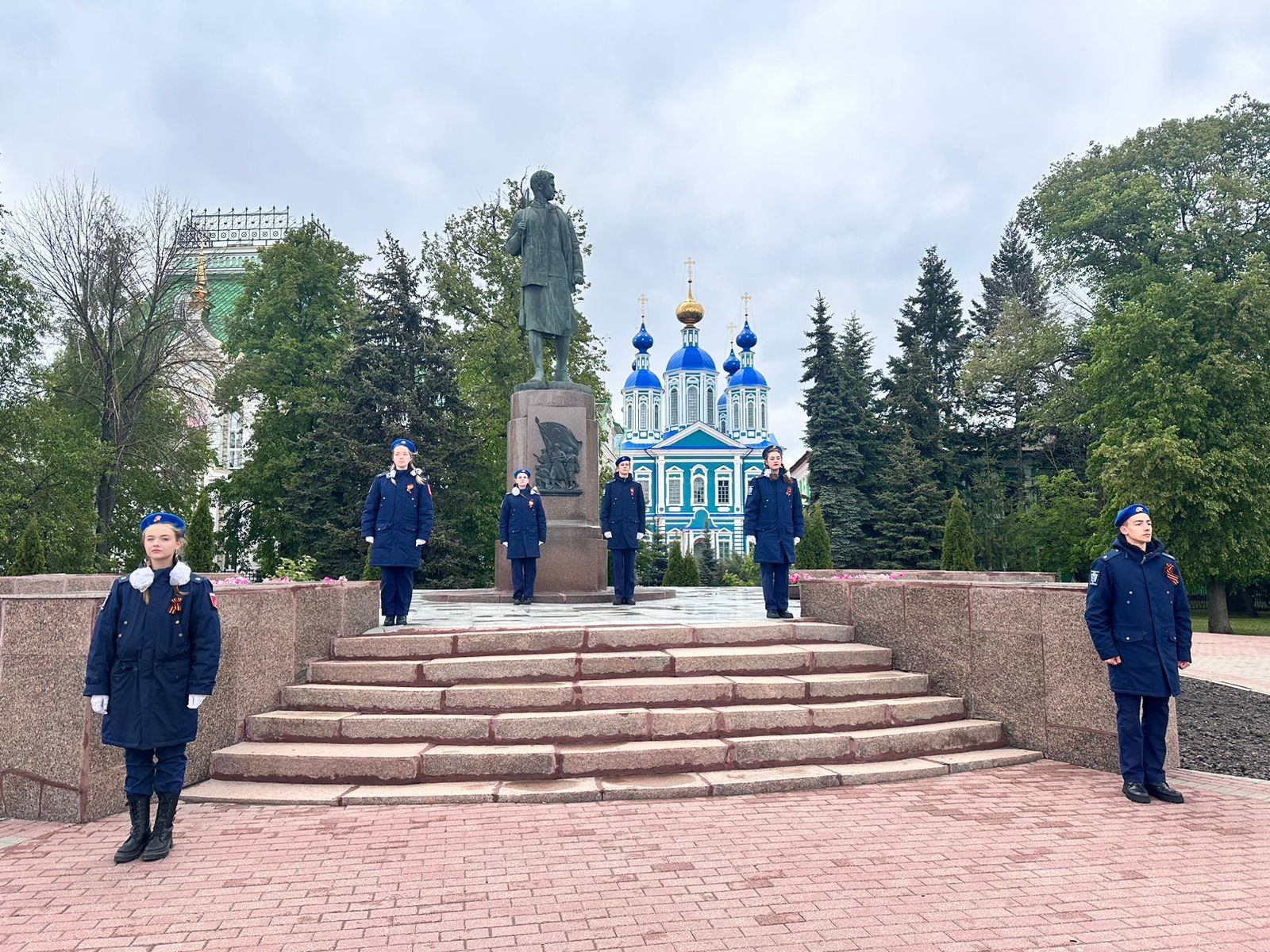 Юнармейцы института военного образования 9 мая несли Вахту памяти у монумента З.А. Космодемьянской.