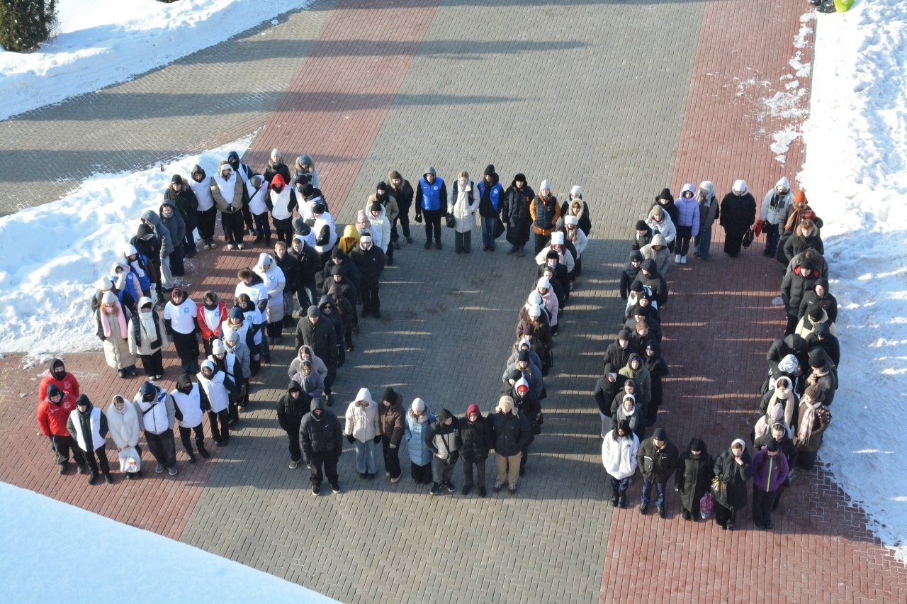 Студиенты подразделения присоединились к флешмобу «900 дней подвига»