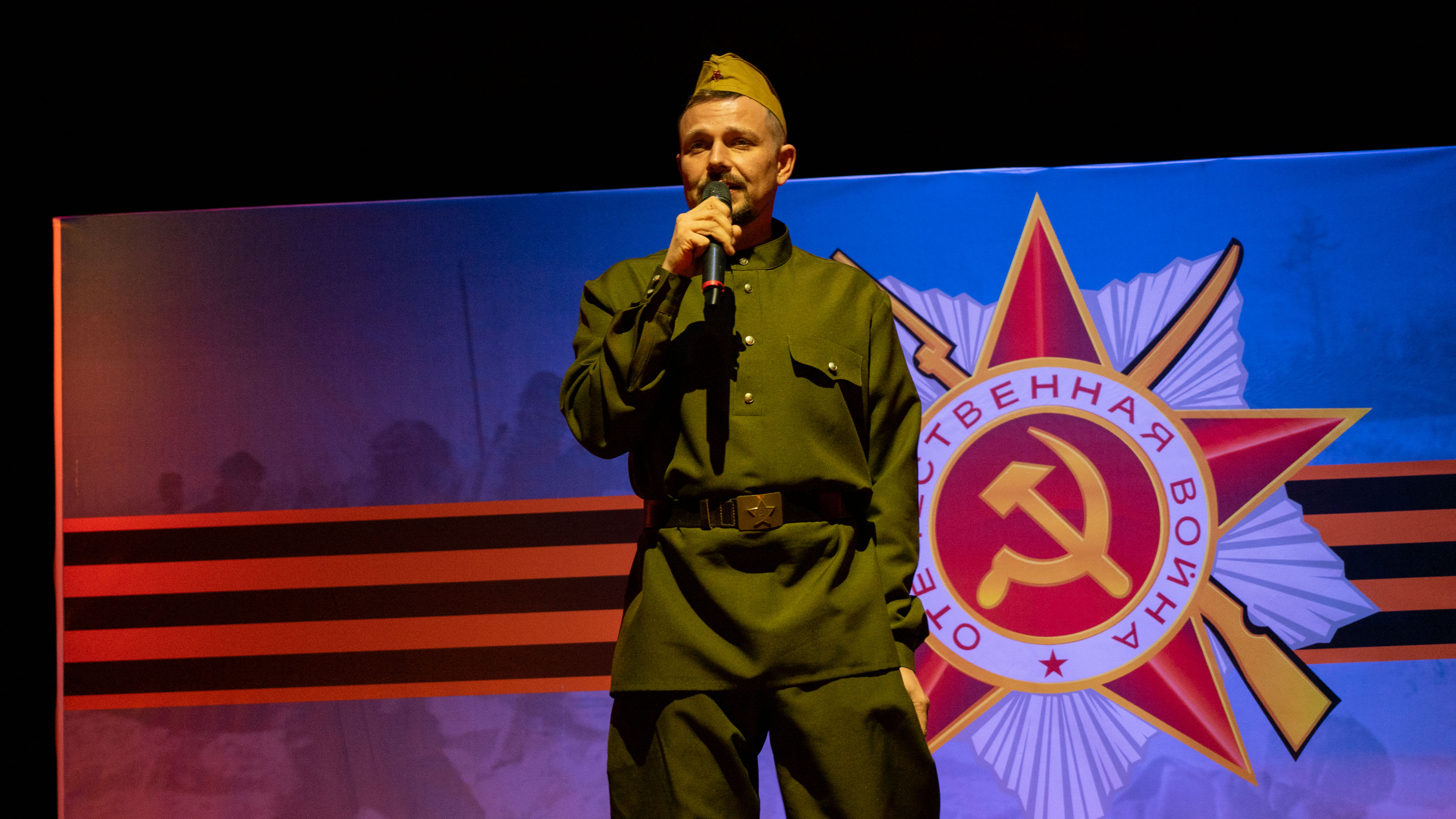 Изображение новости: В Державинском прошел моноспектакль «Письма фронтовика»