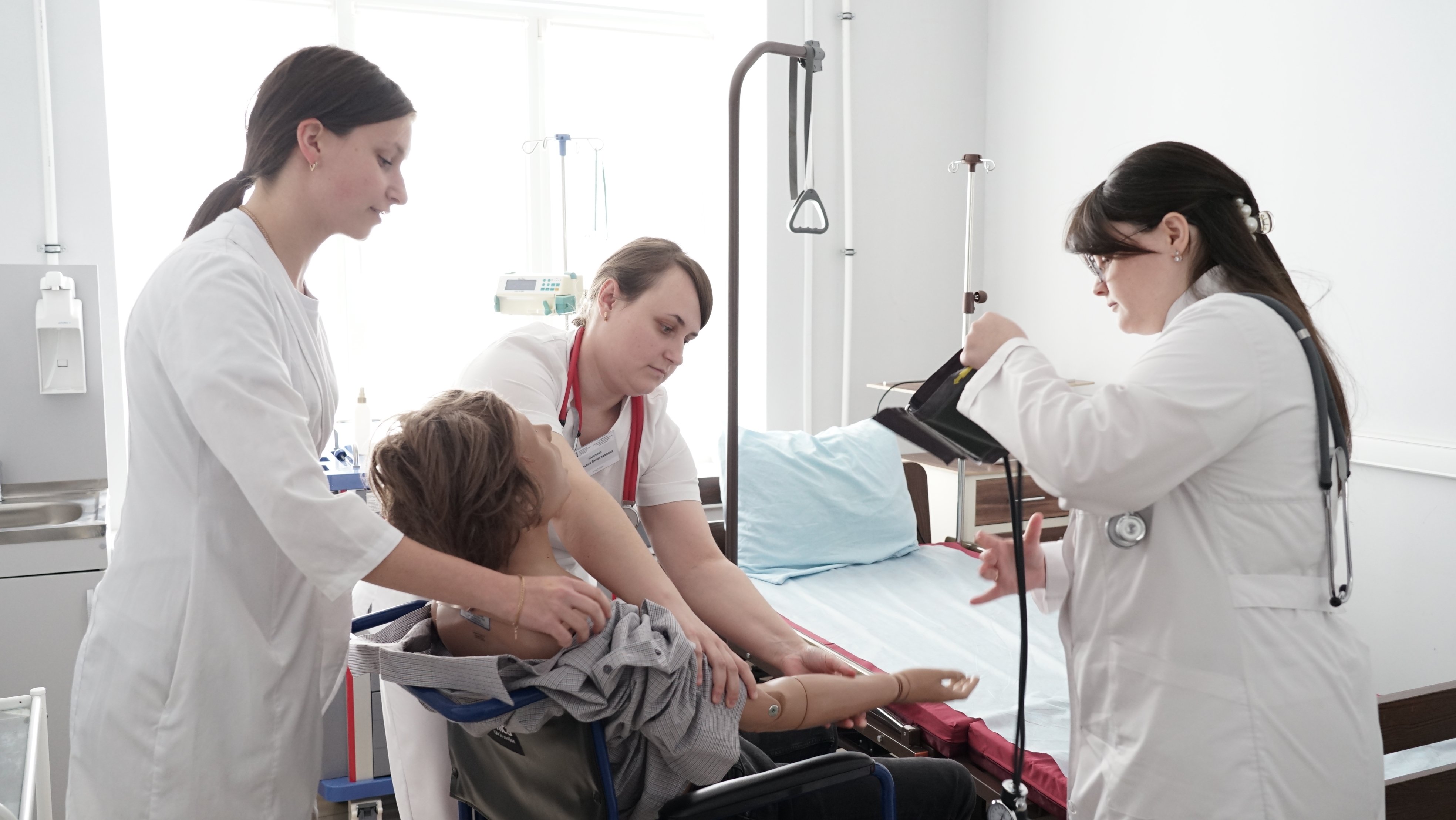 Изображение новости: В Державинском прошла VII межвузовская олимпиада среди ординаторов, посвященная памяти святителя Луки