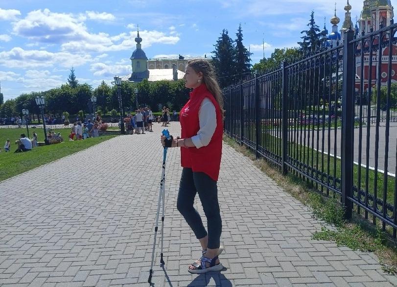 Волонтёры-медики Державинского провели мастер-класс по скандинавской ходьбе