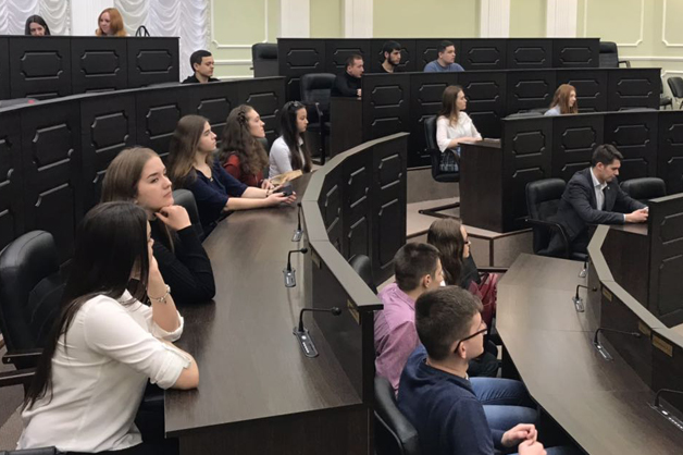 Изображение новости: Студенты ТГУ посетили Тамбовскую областную Думу