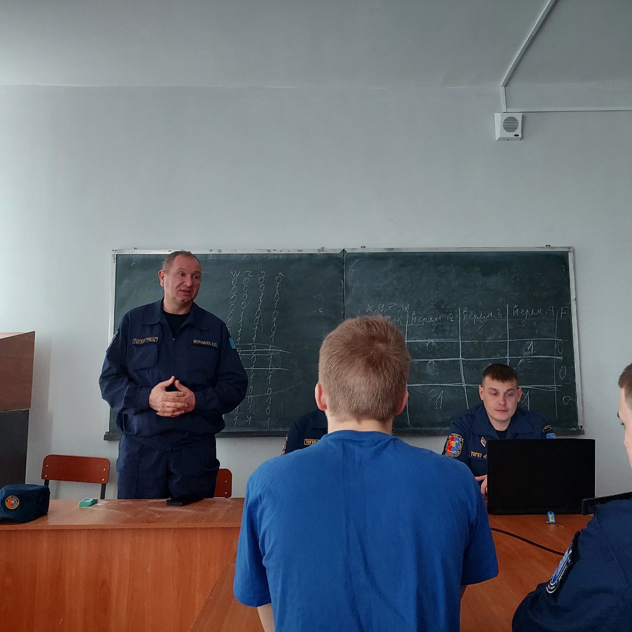 Сотрудники Пожарно-спасательного центра провели занятие со студентами Державинского университета