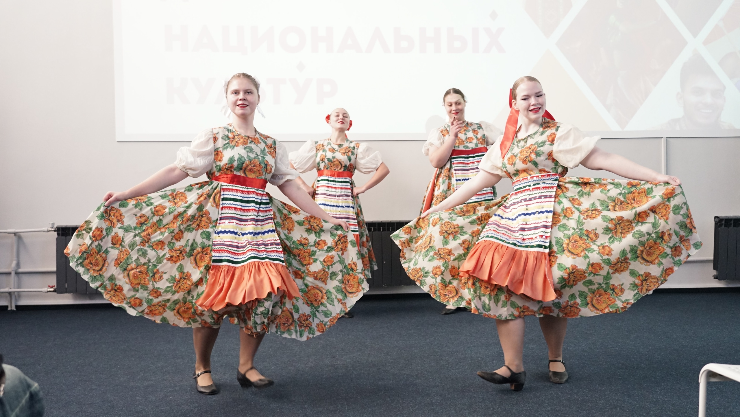 Фестиваль «Дни национальных культур» открылся в Державинском фото анонса