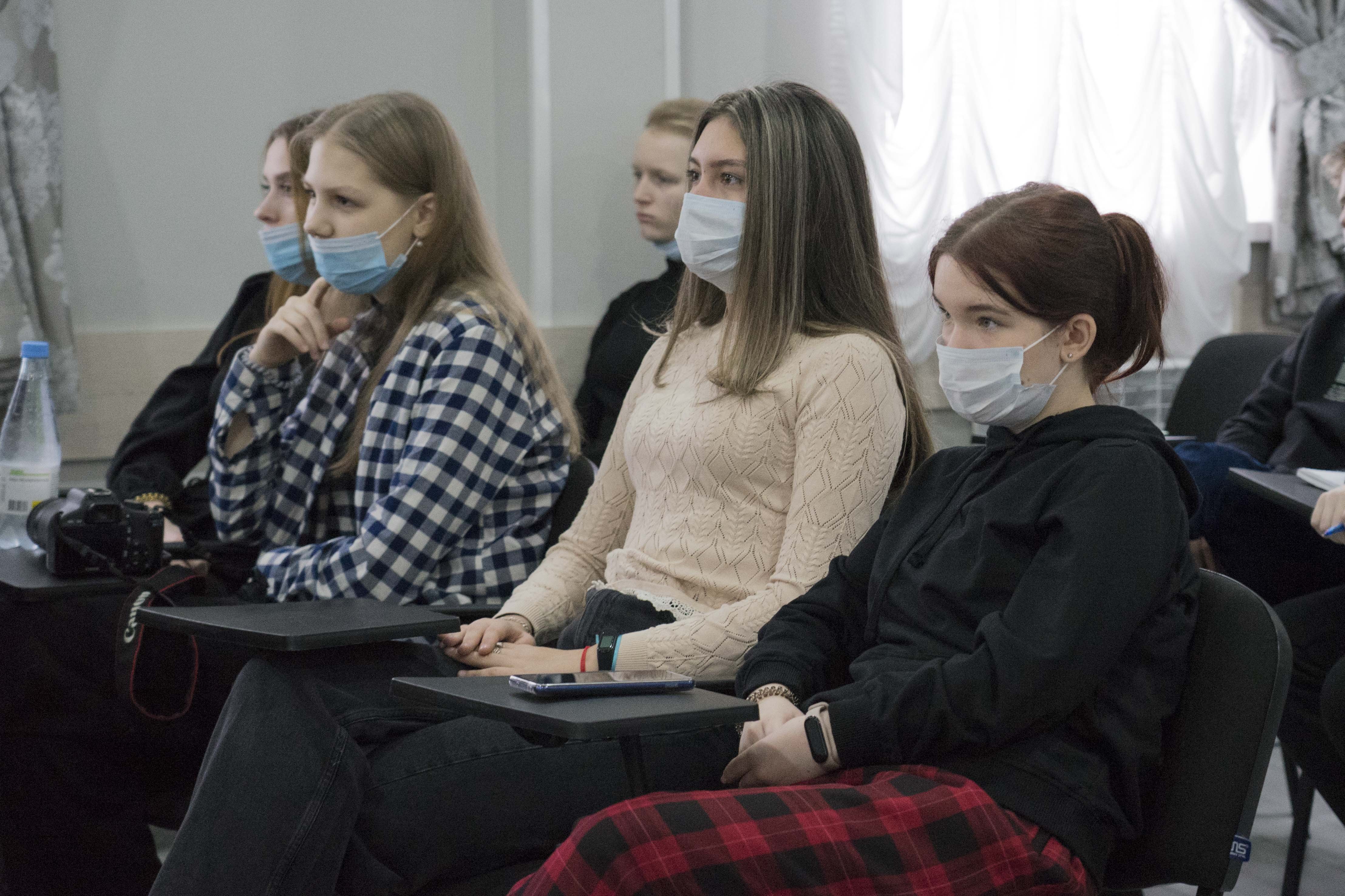 Изображение новости: Для участников региональной гуманитарной олимпиады «Умницы и умники» Державинский провел Зимнюю школу