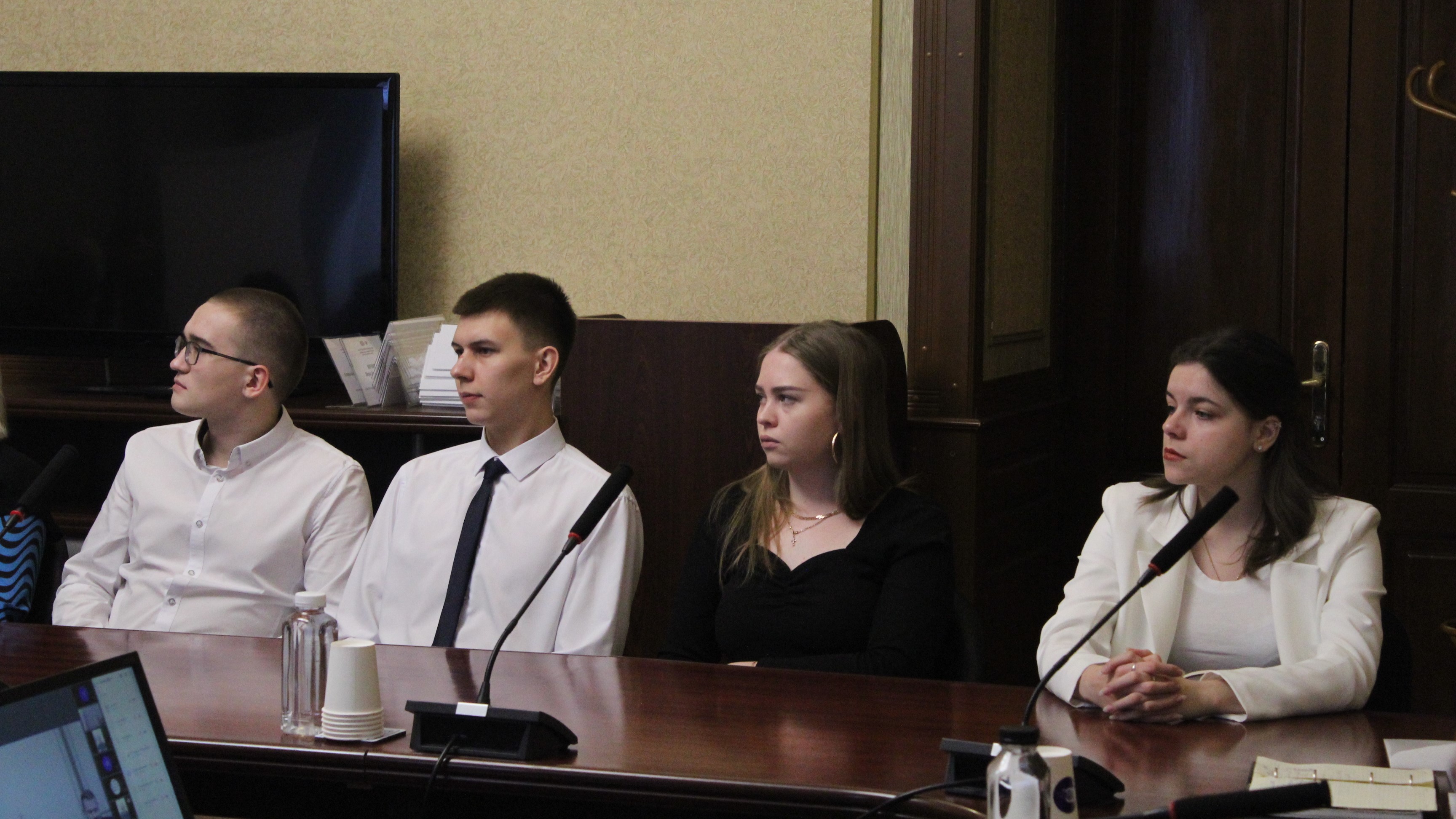 Изображение новости: В Державинском прошла конференция, посвященная 30-летию Конституции 