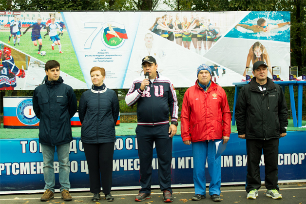 Изображение новости: По инициативе ТГУ в Тамбове впервые прошел легкоатлетический кросс «Державинская миля»