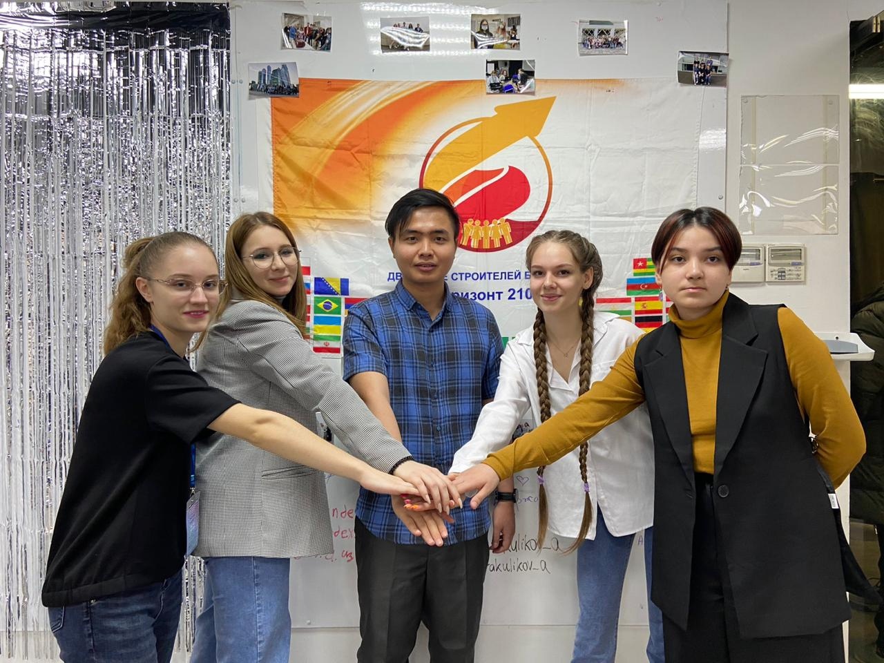 Изображение новости: Студентка Державинского Анастасия Койнова представила вуз на  Международном молодежном форуме 