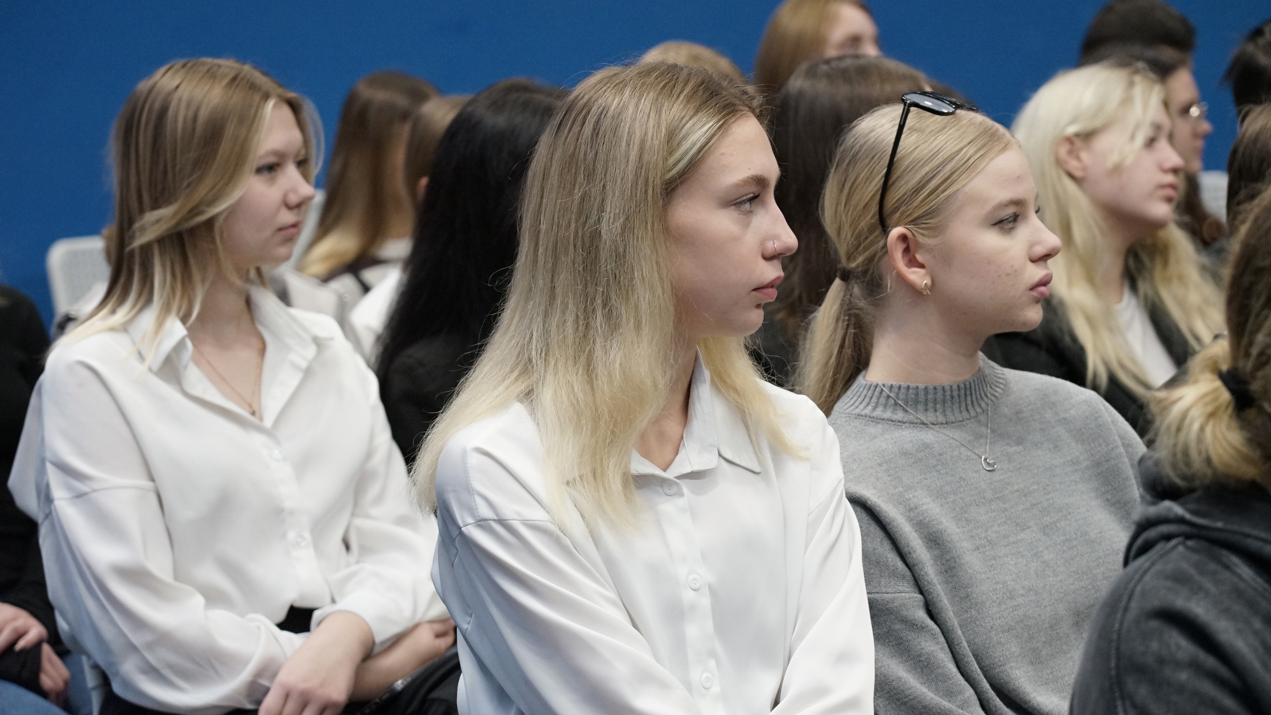 Изображение новости: Накануне Дня народного Единства и Дня военного разведчика в Державинском состоялась встреча с героями СВО