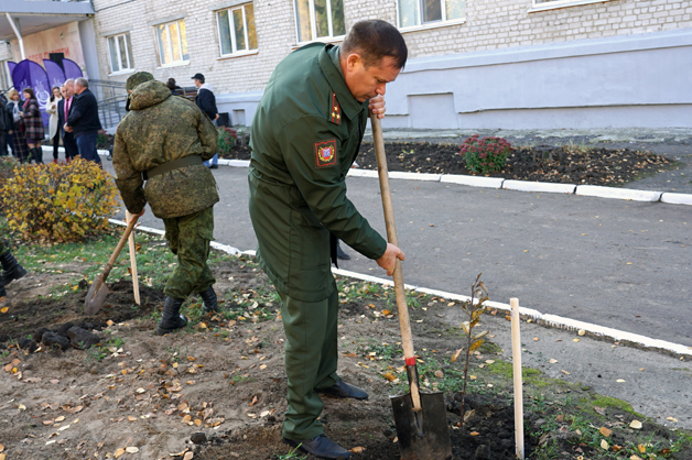 Изображение новости: В ТГУ заложили Аллею Памяти в честь 75-летия Победы
