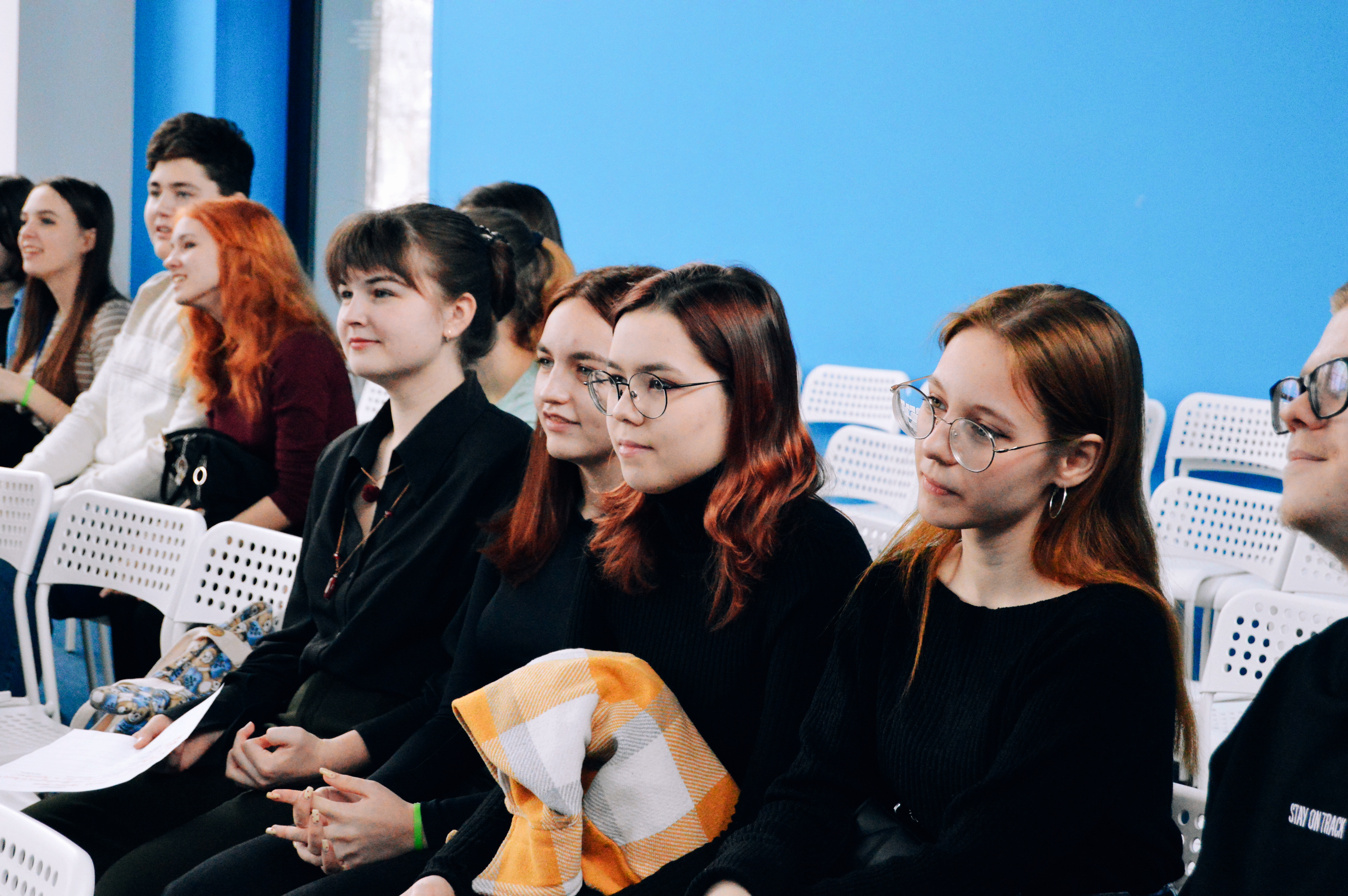 Изображение новости: В Державинском для выпускников профильных смен прошел квест «Грани науки»