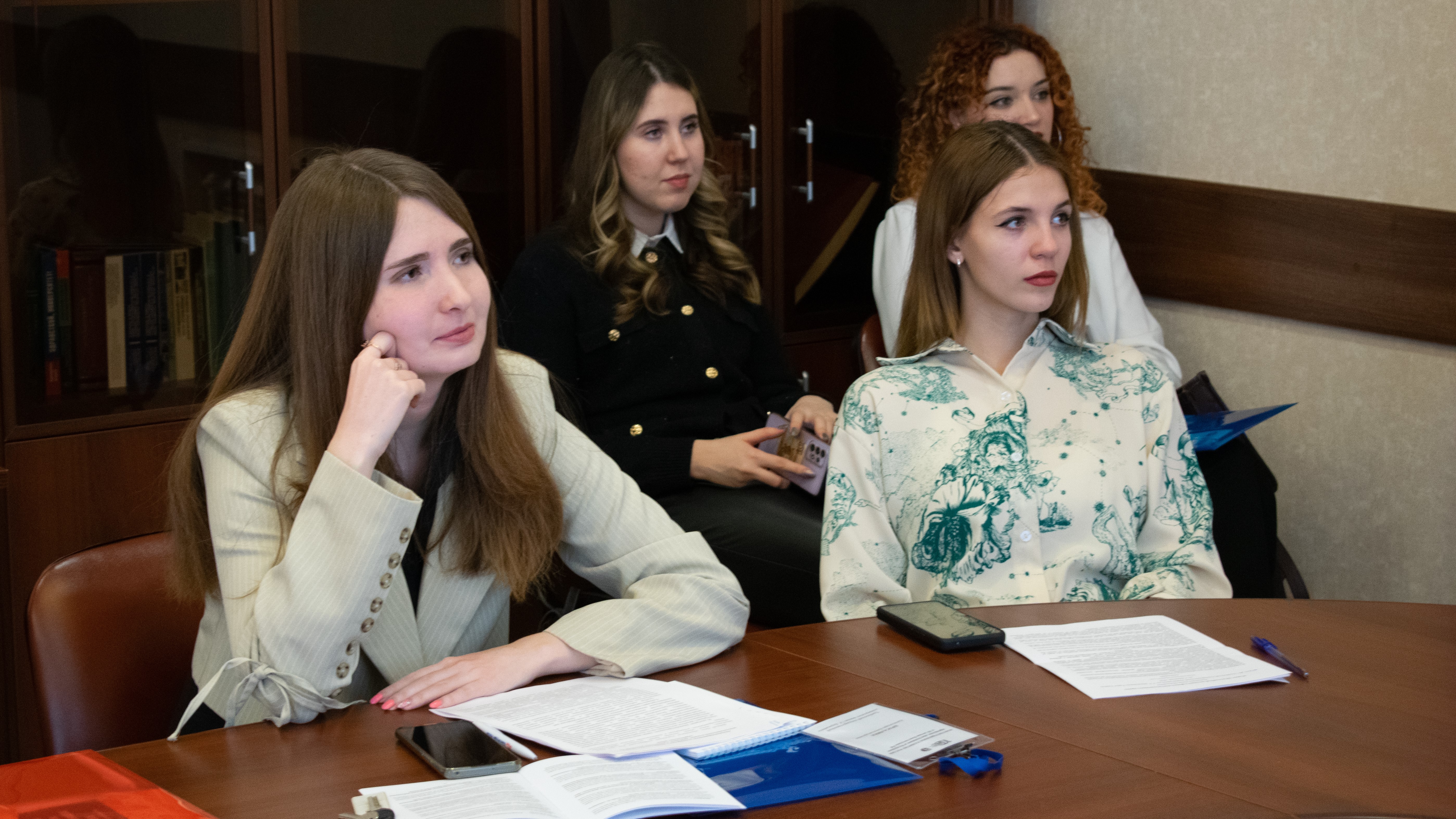 Изображение новости: В Державинском прошла конференция, посвященная 30-летию Конституции 