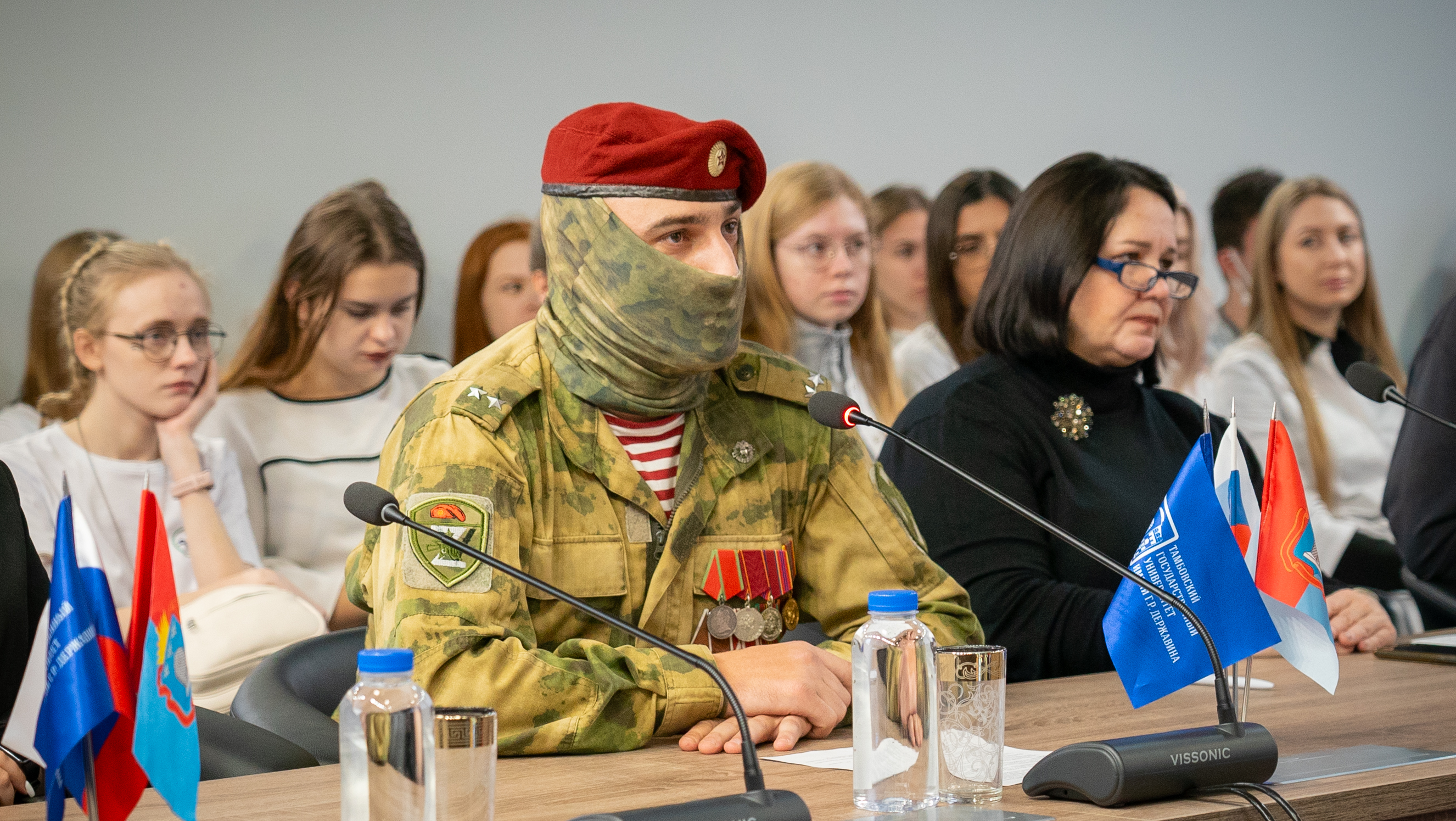 Изображение новости: Державинцы встретились с героем СВО