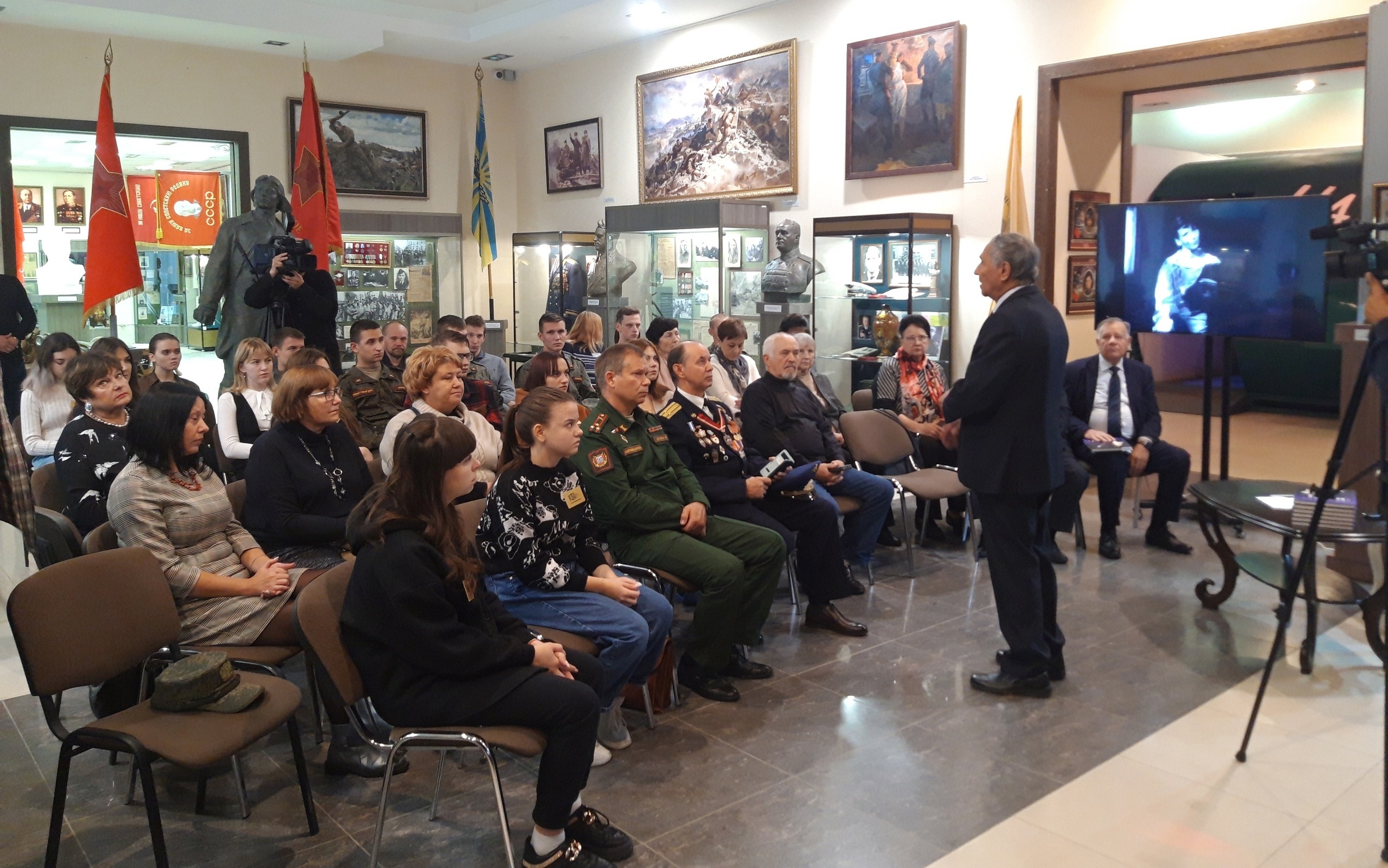 ВУЦ принял участие в памятных мероприятиях в честь 99-й годовщины со дня рождения Зои Космодемьянской