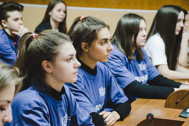 Изображение новости: Добровольцы Державинского университета получили награды за свои достижения