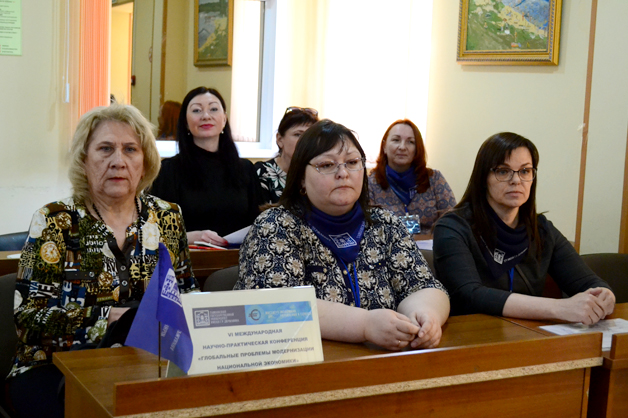 Изображение новости: В ТГУ имени Г.Р. Державина обсудили проблемы модернизации национальной экономики