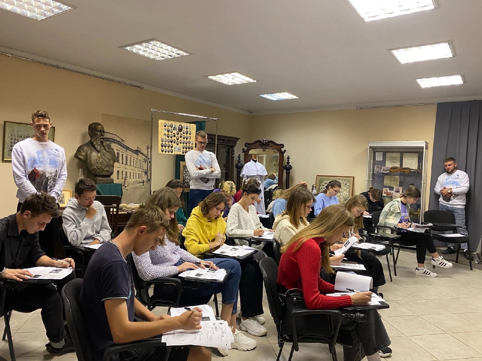 Изображение новости: В Державинском написали «Диктант Победы»