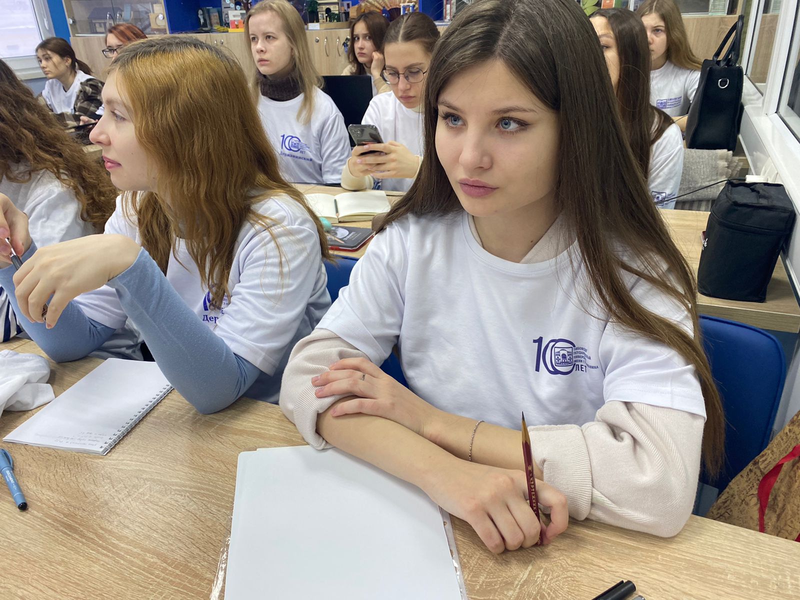 Изображение новости: Преподаватели РГХПУ имени С.Г. Строганова провели в Державинском интенсив по дизайн-проектированию