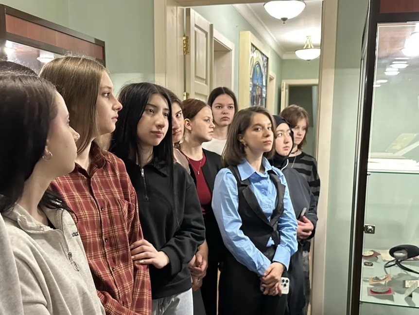 Студенты Института – на экскурсии в Музее истории медицины