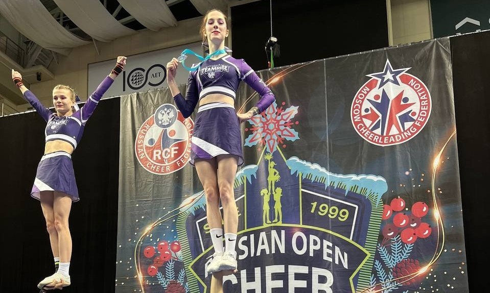 Изображение новости: Чирлидеры Державинского – победители турнира «Russian cheer open 2023. Winter»