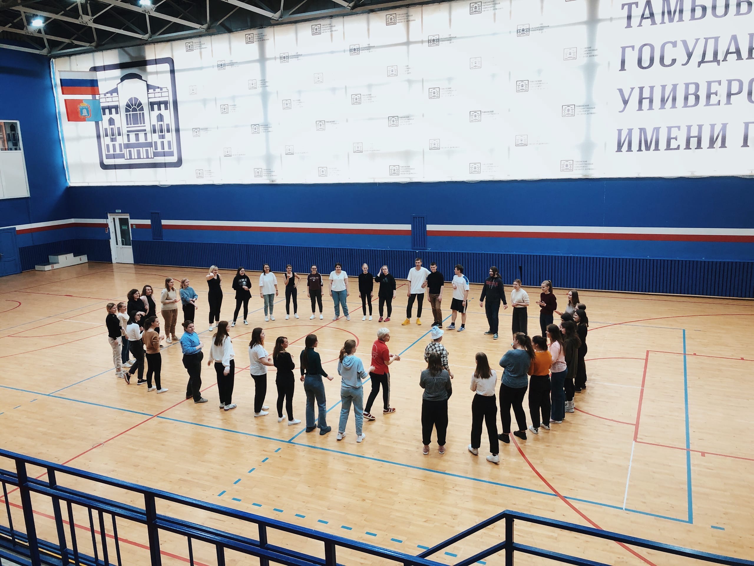 Изображение новости: Преподаватель МГПУ Марина Борисова проводит мастер-классы по вожатской деятельности для студентов Державинского