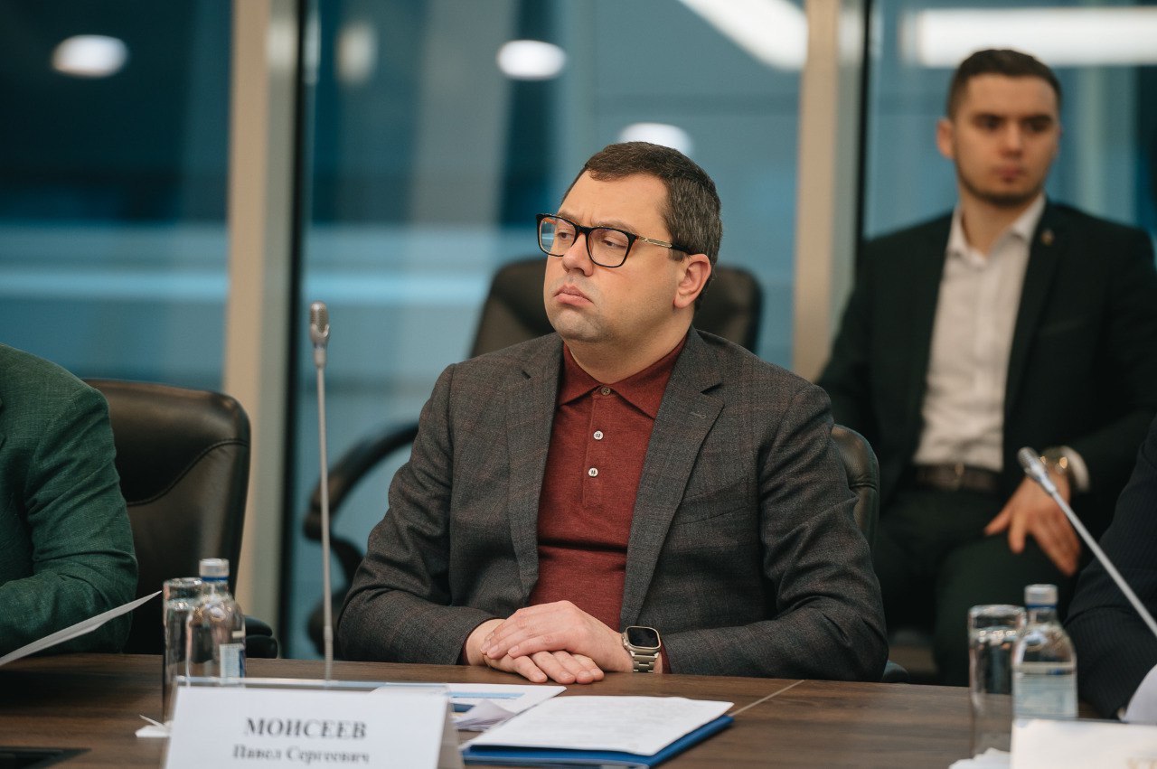 Изображение новости: Ректор Павел Моисеев выступил на круглом столе «Роль поддержки студенческих семей в реализации демографической политики государства»