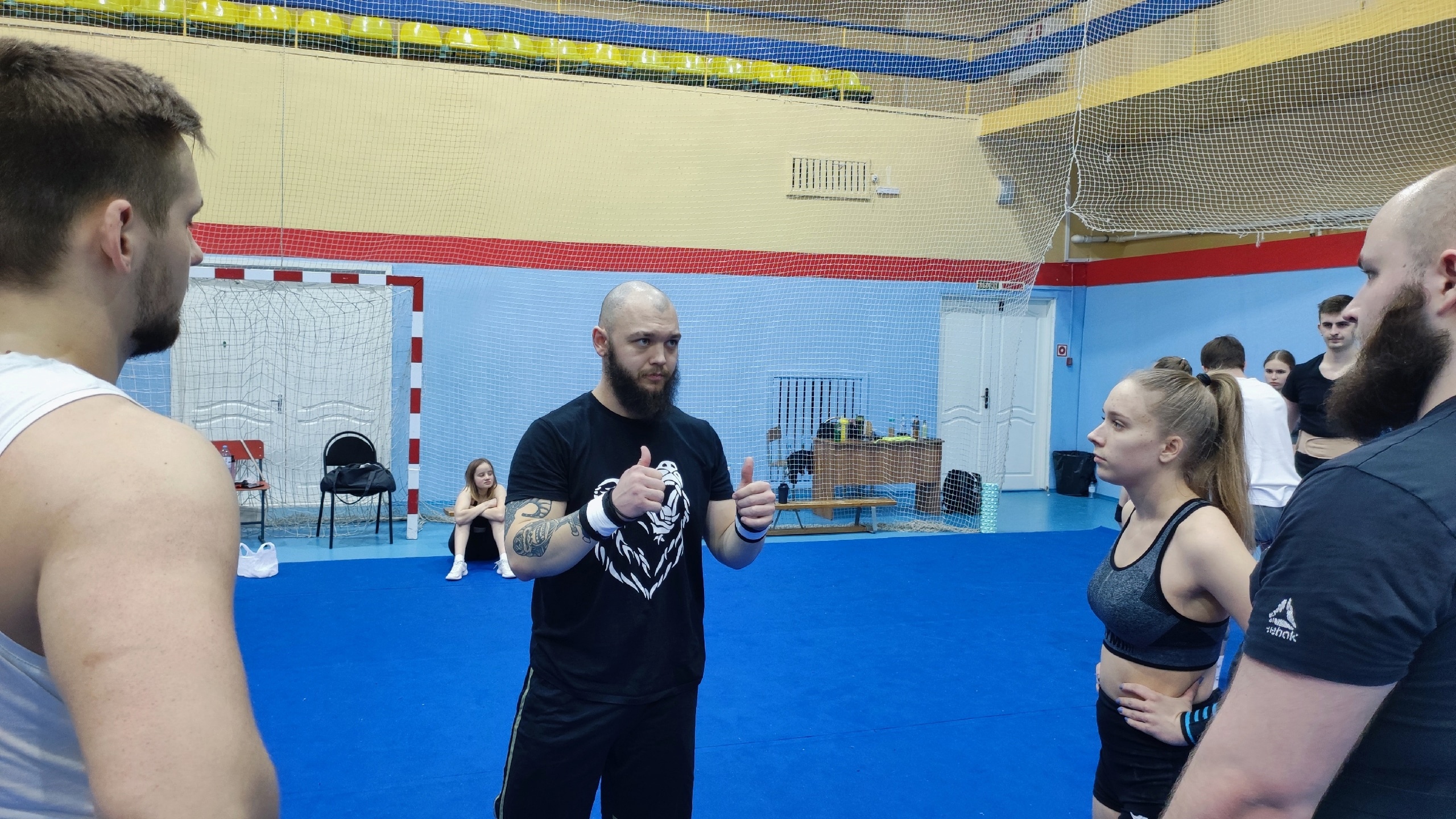 Изображение новости: Мастер спорта России, тренер Никита Денисов провел мастер-класс для cheer-mix команды Державинского «TeamRise»