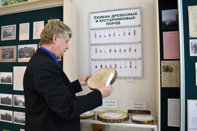 Изображение новости: Студенты и преподаватели Державинского университета обсудили проблемы изучения лесной экологии