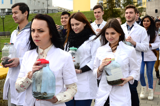 Изображение новости: В Мединституте ТГУ прошел традиционный праздник освобождения лягушек