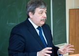 Изображение Преподаватель Санкт-Петербургского госуниверситета Сергей Ильченко прочитал лекции студентам ТГУ