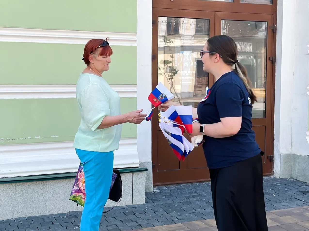 Изображение новости: Державинцы встретили День России патриотическими акциями