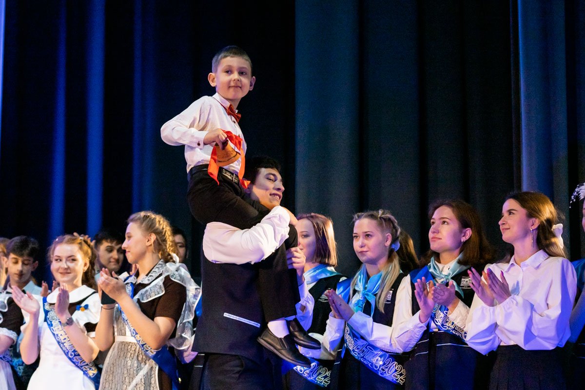 Изображение новости: Для учеников профильных классов Державинского прозвенел последний звонок