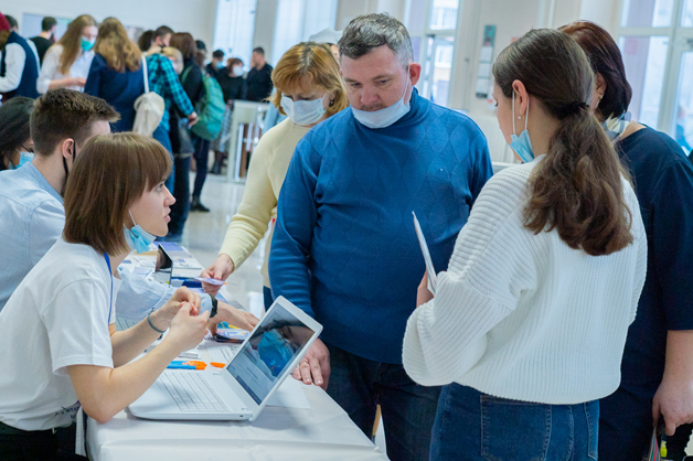 Изображение новости: Более 600 абитуриентов посетили день открытых дверей в Державинском университете