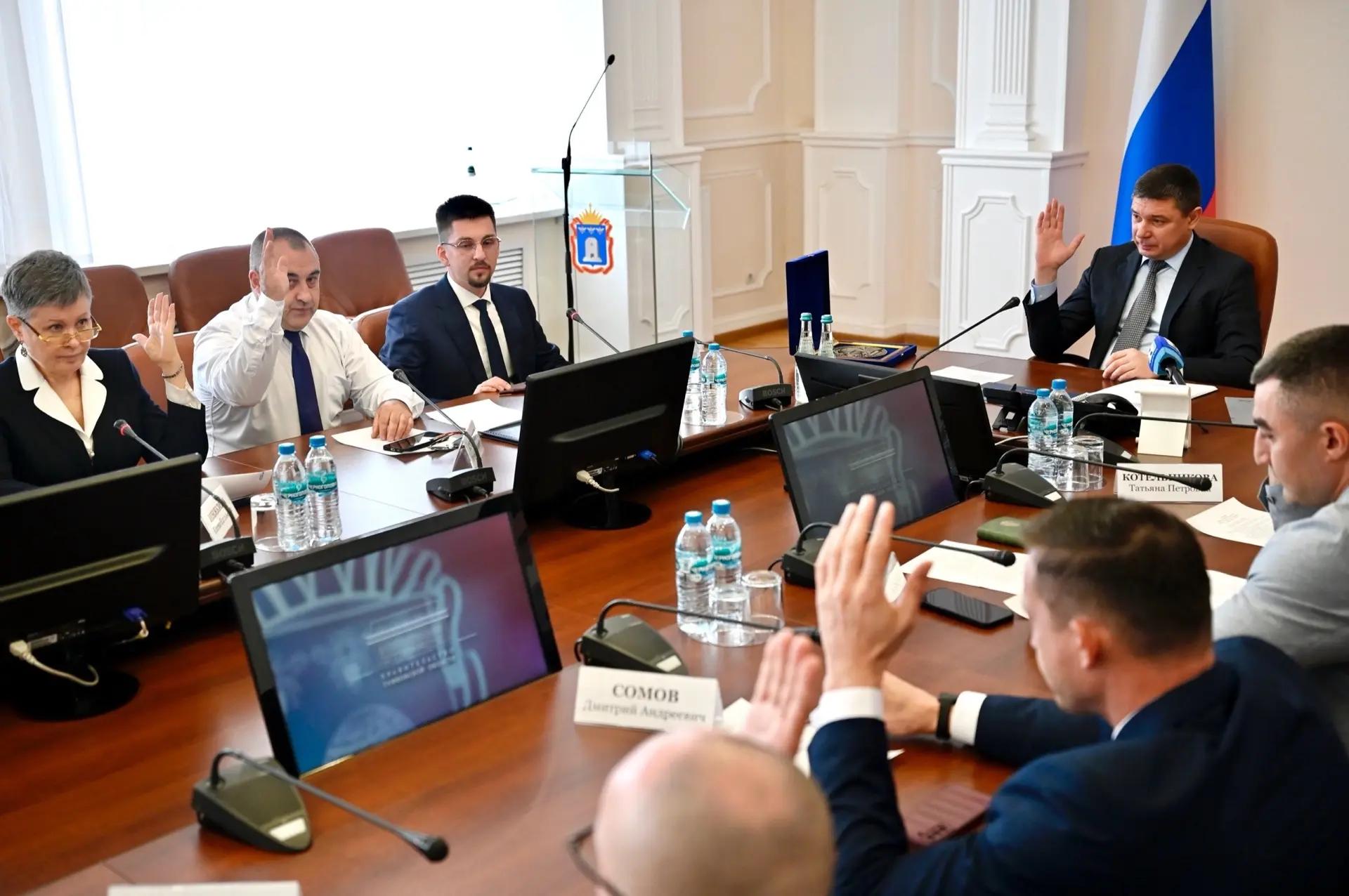 Изображение новости: Глава региона Евгений Первышов возглавил Попечительский совет областного отделения РГО