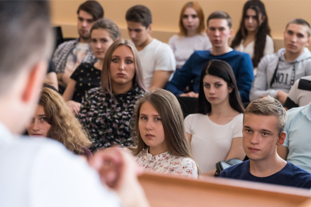 Изображение новости: В Державинском университете прошли лекции политолога США Мэттью Кросстона