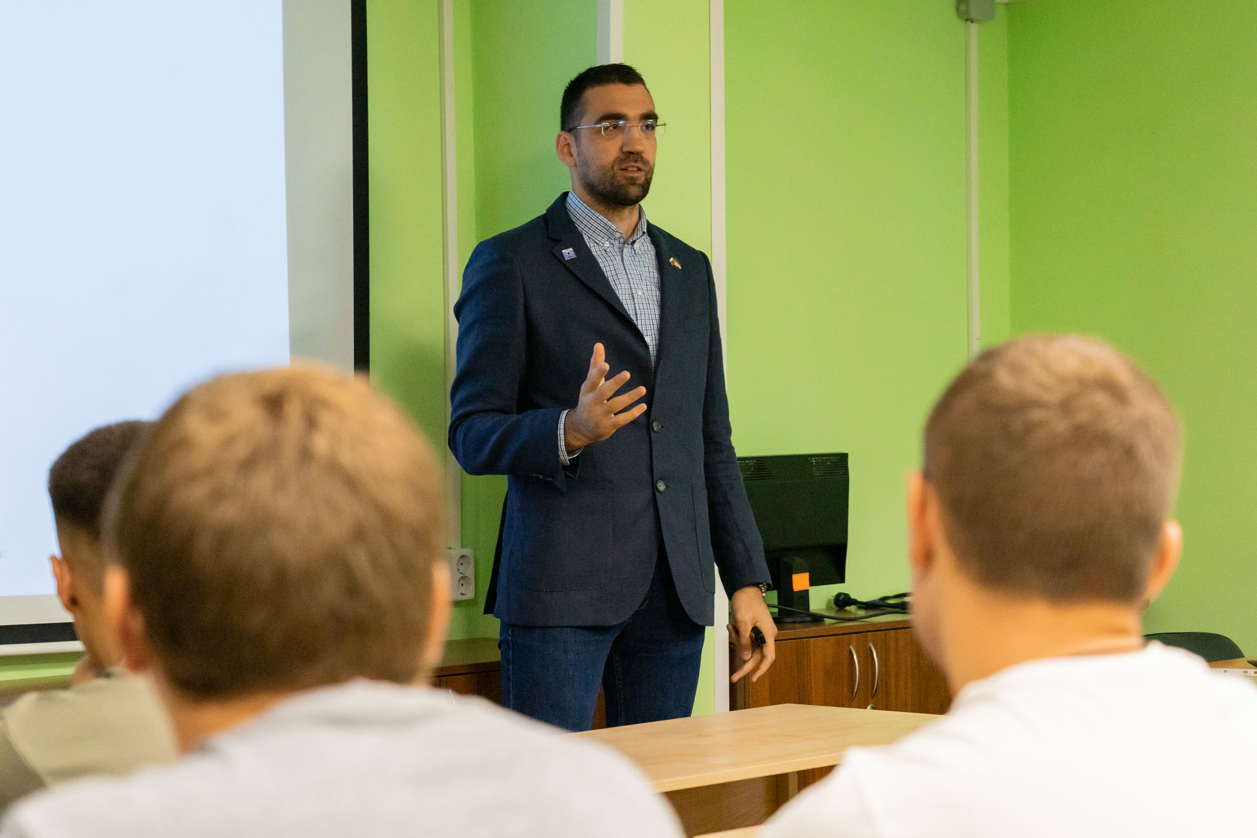 Изображение новости: В Державинском читает лекции преподаватель сербского  вуза-партнера Адам Петрович