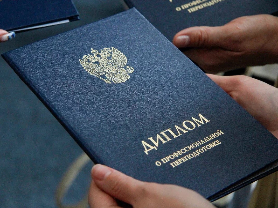 Первые выпускники программы переподготовки «Сестринское дело в косметологии» получили дипломы