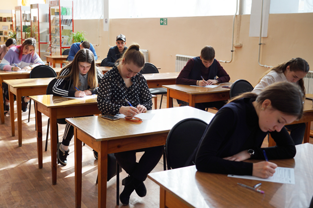Изображение новости: Державинцы присоединились к акции «Тотальный диктант»