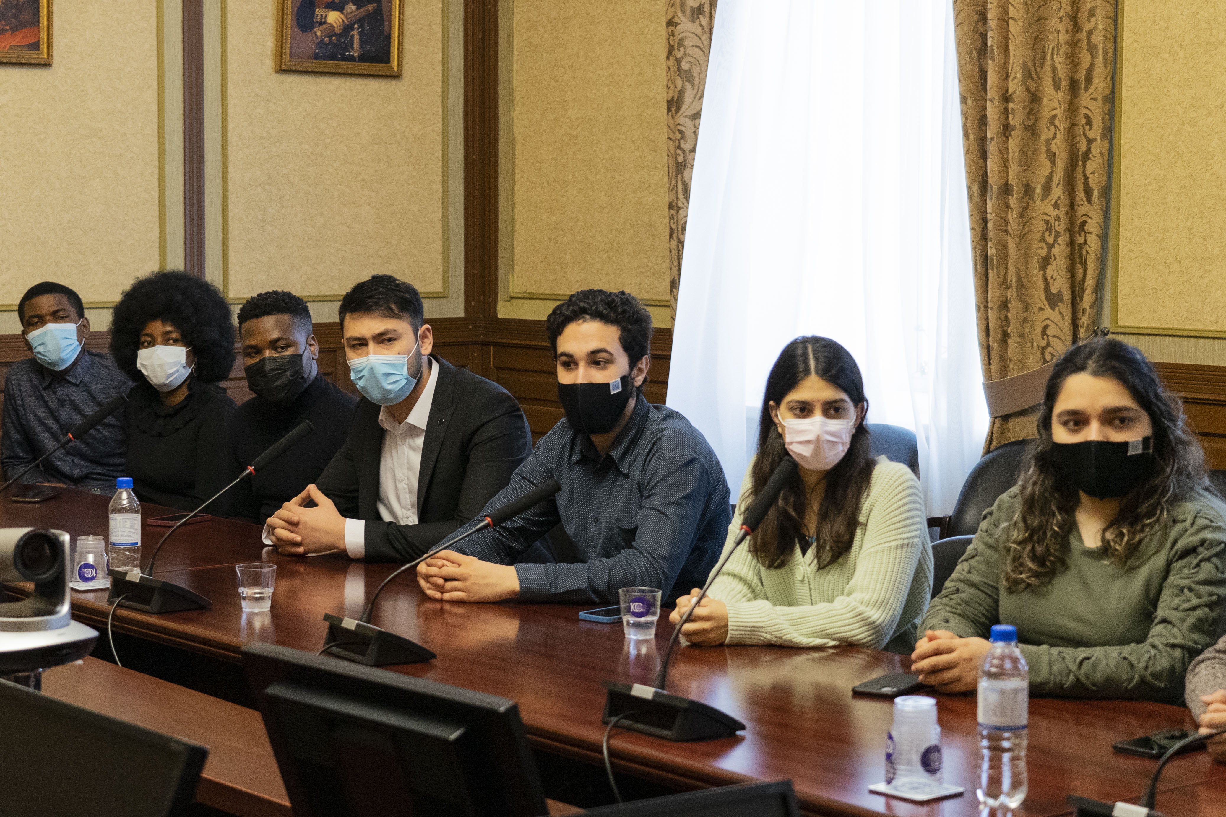 Изображение новости: Державинский запускает горячую линию для поддержки иностранных студентов региона 
