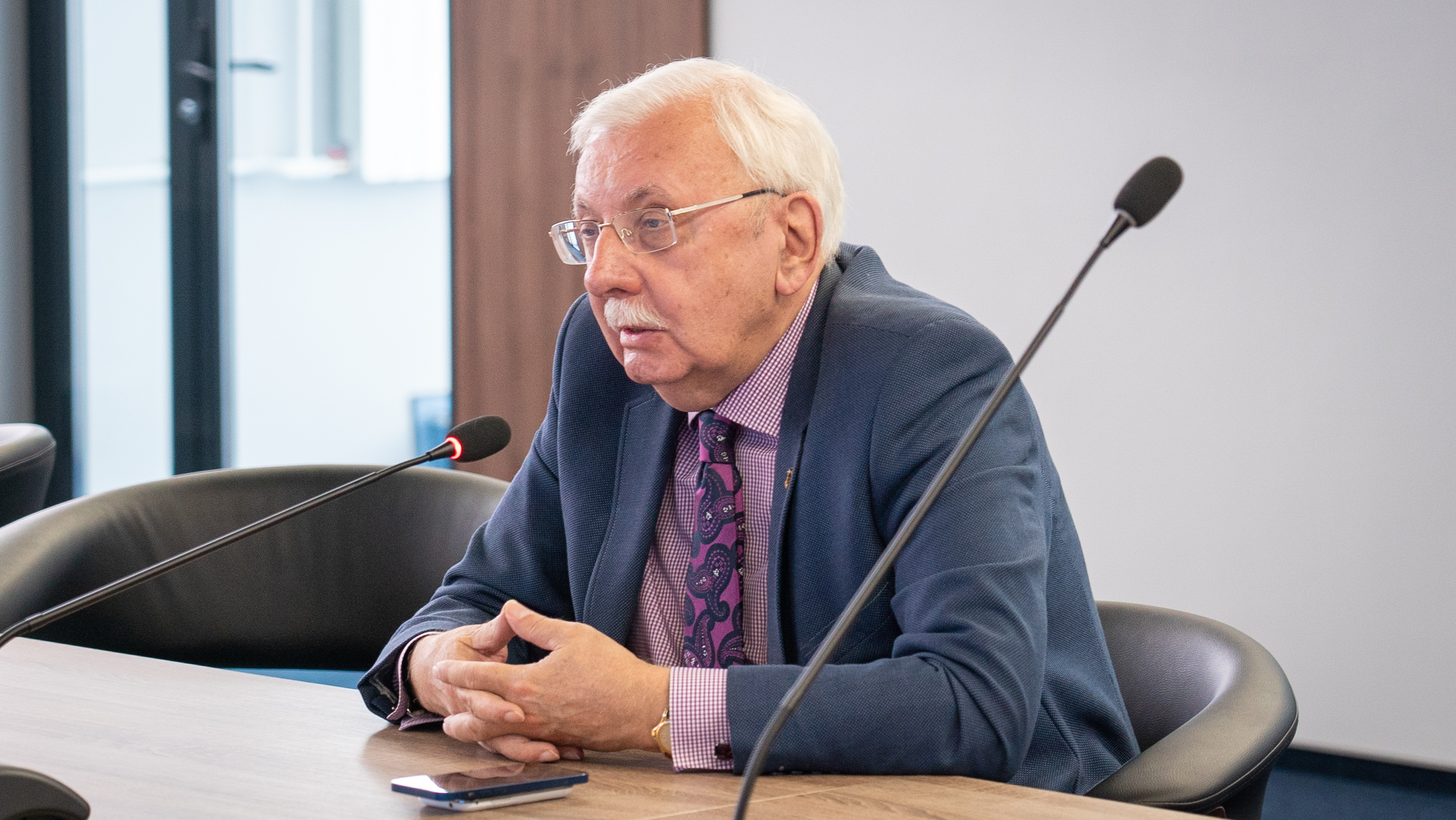 Изображение новости: Преподаватели и студенты Державинского встретились с Виталием Третьяковым