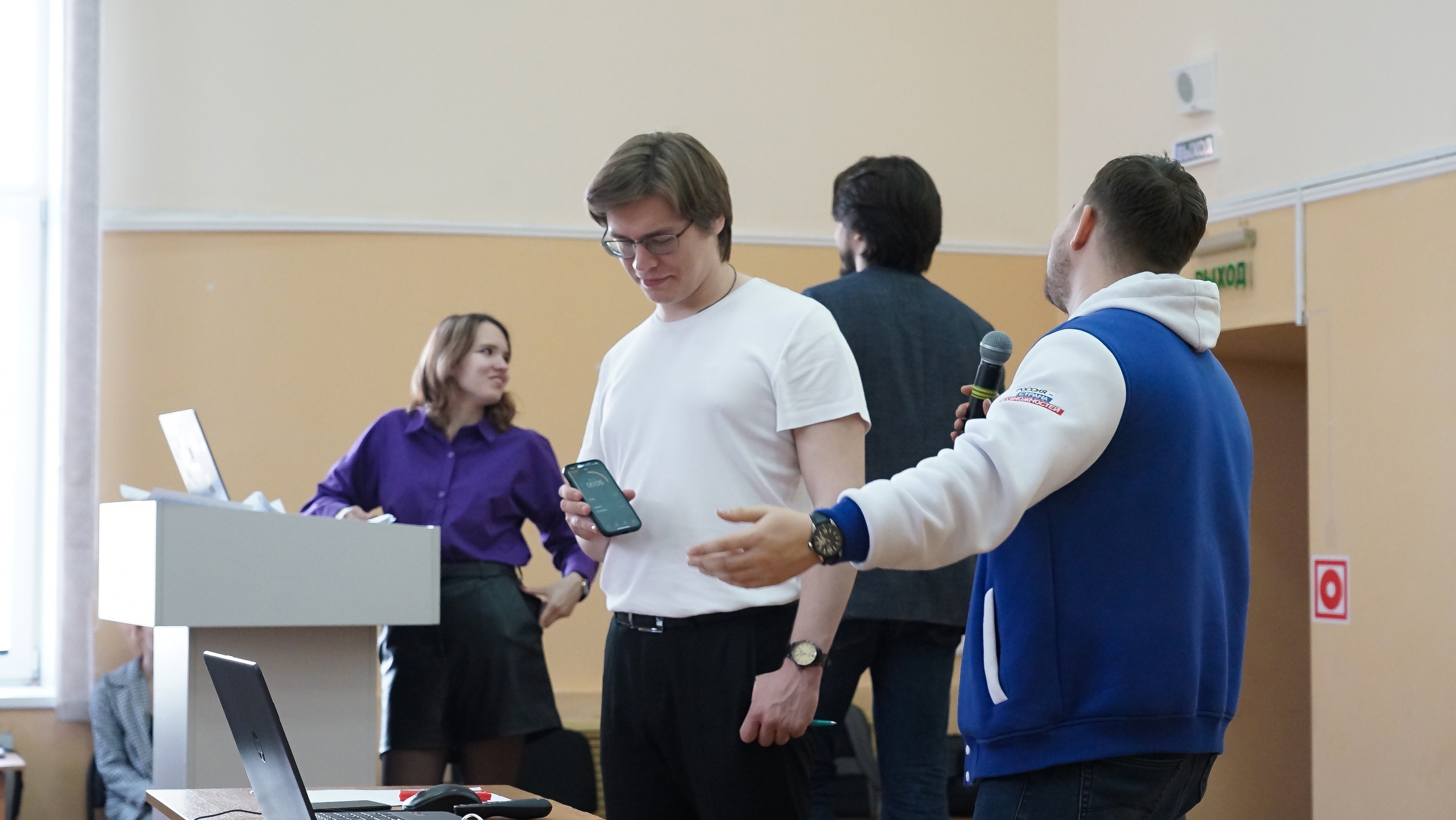 Изображение новости: В Державинском прошел бизнес-квиз «Капитал»
