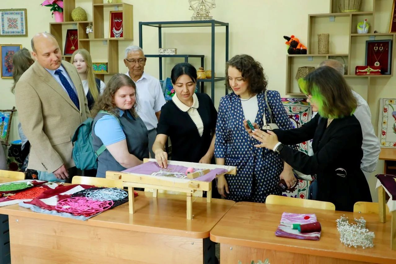 Изображение новости: Державинцы – участники пленэра в Самаркандском государственном педагогическом институте