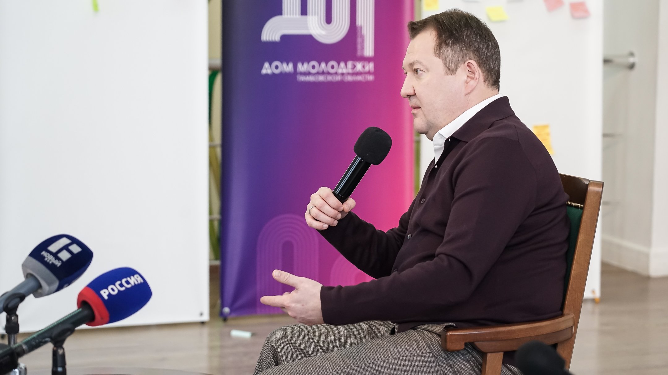 Изображение новости: Студенты и молодые семьи Державинского – участники встречи с главой региона Максимом Егоровым